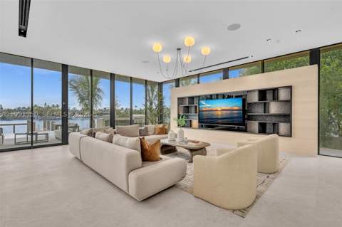 535 N Shore Dr, Miami Beach FL - photo 12 of 52