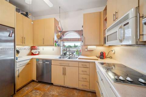 9008 Collins Ave 402, Surfside FL - photo 19 of 62