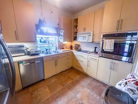 9008 Collins Ave 402, Surfside FL - photo 20 of 62