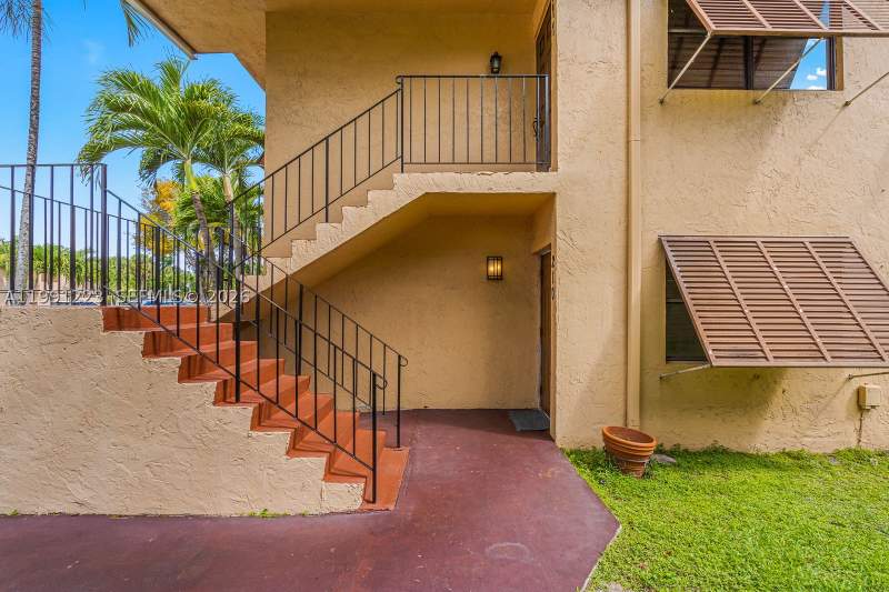 3 bedroom Condominium at 6854 NW 173rd Dr 210, Laguna Tropical Condo, Hialeah — photo 3