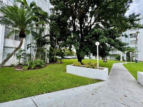 484 NW 165th St Rd A-411, Miami FL - photo 17 of 18