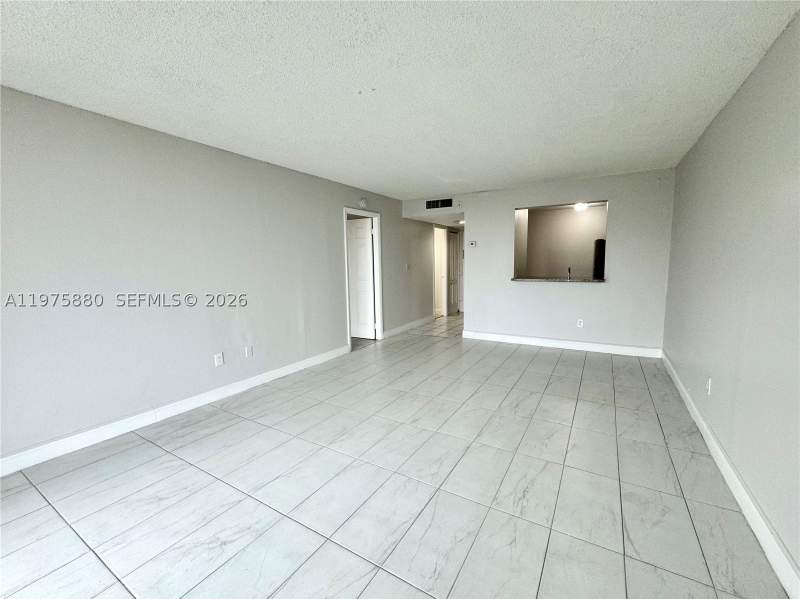 1 bedroom Condominium at 484 NW 165th St Rd A-411, Montecarlo Condo, Miami — photo 5