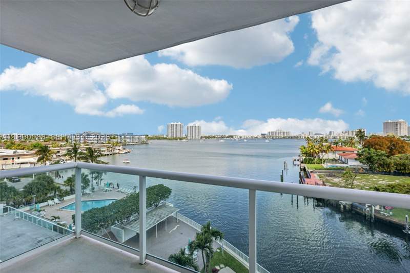 1 bedroom Condominium at 2841 NE 163rd St 605, Stratford House Condo, North Miami Beach — photo 2
