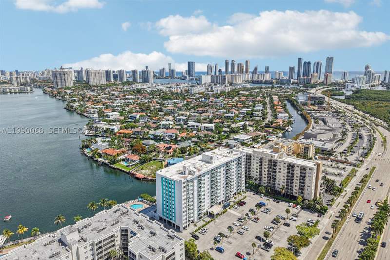 1 bedroom Condominium at 2841 NE 163rd St 605, Stratford House Condo, North Miami Beach — photo 3