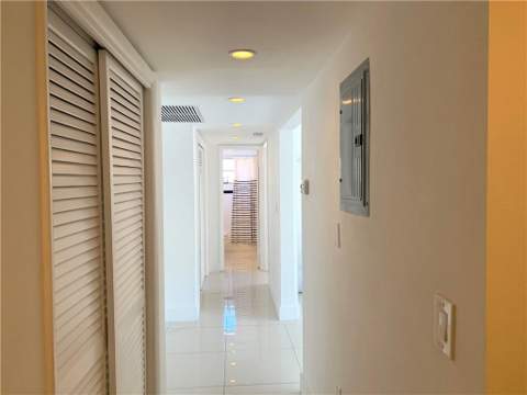1480 Euclid Avenue 103, Miami Beach FL - photo 6 of 24