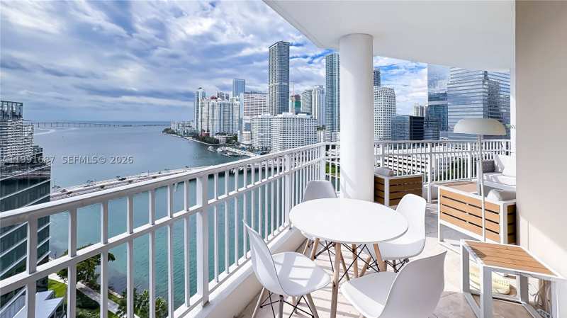 3 bedroom Condominium at 701 Brickell Key Blvd 1912, Courvoisier Courts Condo, Miami — photo 1