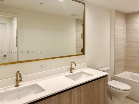 77 SE 5th St. 3614, Miami FL - photo 6 of 44