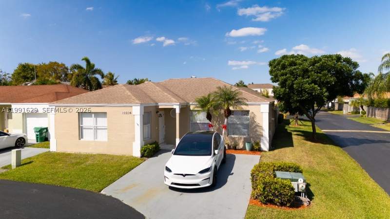 3 bedroom SingleFamilyResidence at 22226 SW 98th Pl, LAKES BY THE BAY SEC 5, Cutler Bay — photo 1