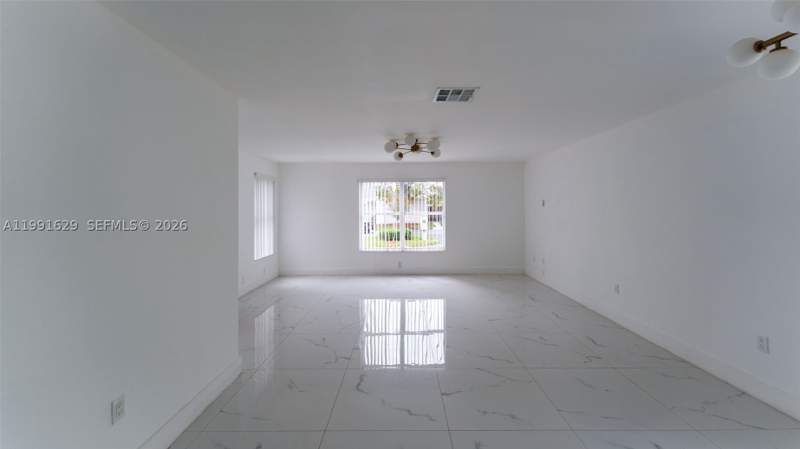 3 bedroom SingleFamilyResidence at 22226 SW 98th Pl, LAKES BY THE BAY SEC 5, Cutler Bay — photo 5