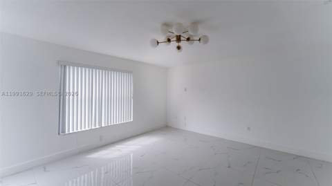 22226 SW 98th Pl, Cutler Bay FL - photo 6 of 33