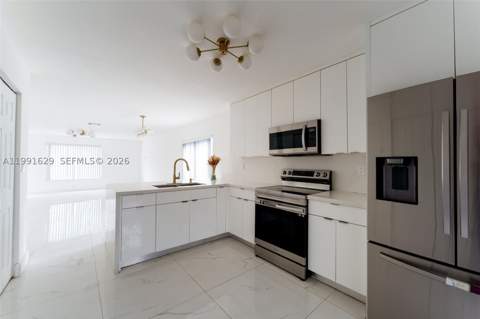 22226 SW 98th Pl, Cutler Bay FL - photo 8 of 33