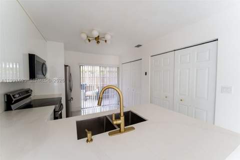 22226 SW 98th Pl, Cutler Bay FL - photo 9 of 33