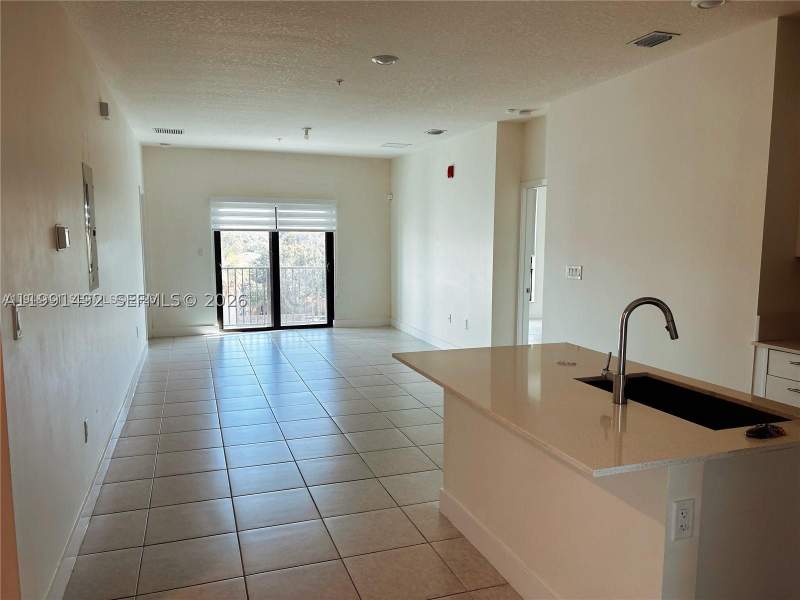 2 bedroom Condominium at 8001 NW 41 St 409, Urbana Doral, Doral — photo 4