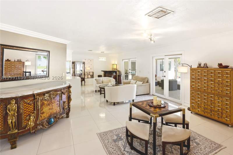 5 bedroom SingleFamilyResidence at 9955 SW 74th St, Heftler Homes Sunset Park, Miami — photo 4