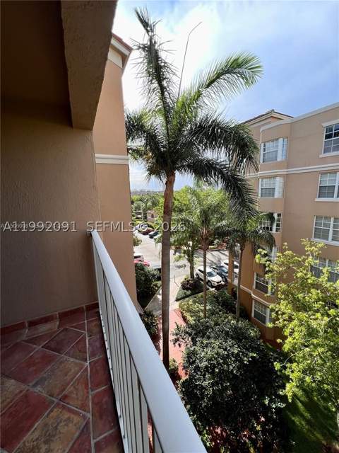 19555 E Country Club Dr 8503, Aventura FL - photo 7 of 28