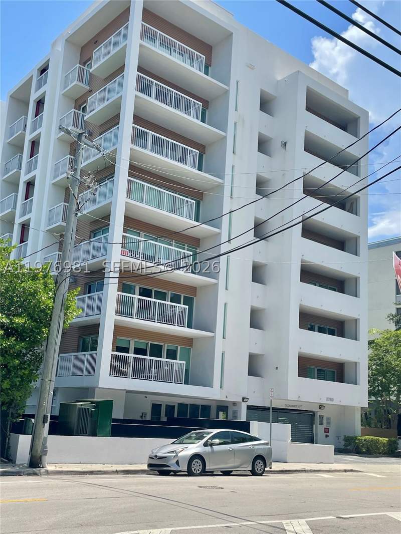 1 bedroom Condominium at 2740 SW 28th Ter 304, Villaggio In The Grove To, Miami — photo 4
