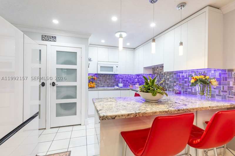 4 bedroom SingleFamilyResidence at 1261 W 43rd Pl, Twin Rose Condo III 10/3, Hialeah — photo 1