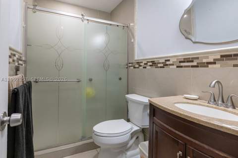 1261 W 43rd Pl, Hialeah FL - photo 15 of 58