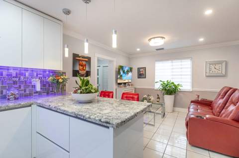 1261 W 43rd Pl, Hialeah FL - photo 22 of 58