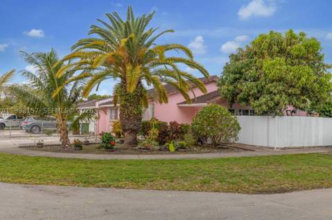 1261 W 43rd Pl, Hialeah FL - photo 7 of 58
