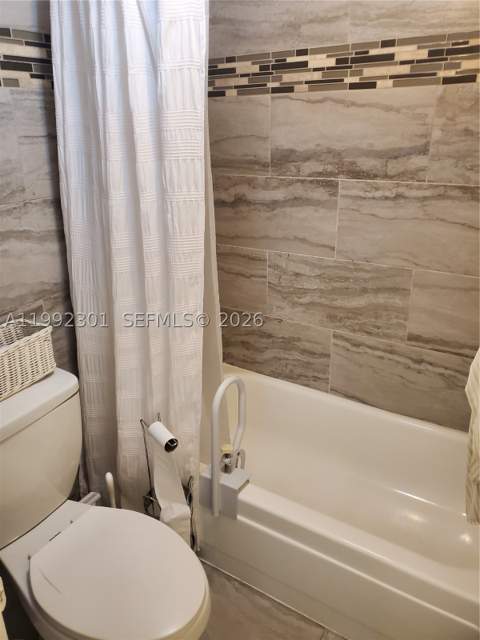 1205 Mariposa Ave 206, Coral Gables FL - photo 9 of 14