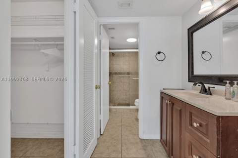 18011 Biscayne Blvd 903, Aventura FL - photo 13 of 24