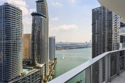 77 SE 5th Street 2403, Miami FL - photo 13 of 94
