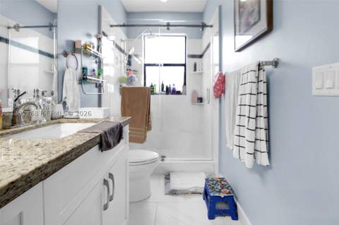 3323 W 90th Ter, Hialeah FL - photo 18 of 21