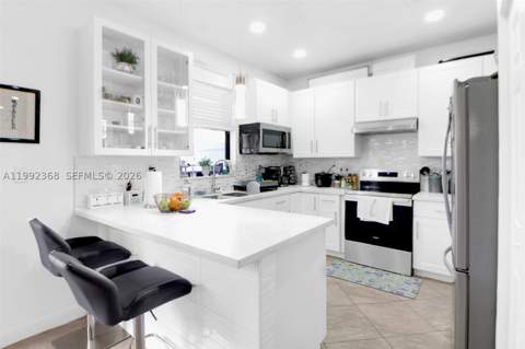 3323 W 90th Ter, Hialeah FL - photo 7 of 21