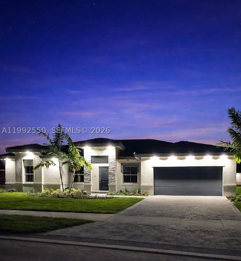 4 bedroom SingleFamilyResidence at 19303 SW 132nd Path, Caple Farms South, Miami — photo 2