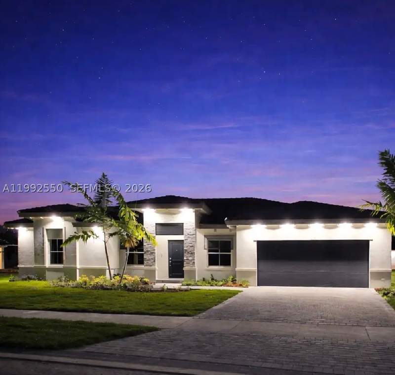 4 bedroom SingleFamilyResidence at 19303 SW 132nd Path, Caple Farms South, Miami — photo 3