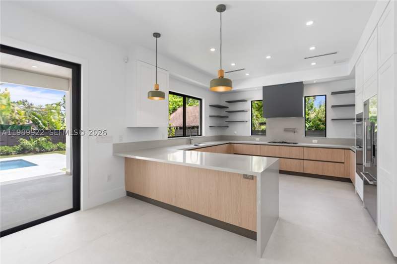 4 bedroom SingleFamilyResidence at 6221 SW 60th St, Cambridge Lawns, South Miami — photo 4