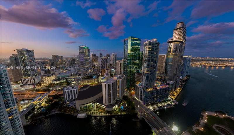 0 bedroom Condominium at 77 SE 5th St 2204, Brickell Point, Miami — photo 3