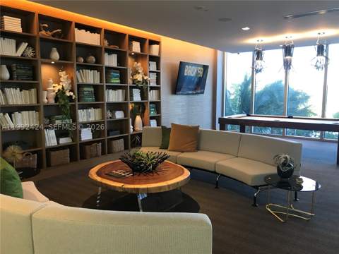 16385 Biscayne Blvd 2206, North Miami Beach FL - photo 9 of 19