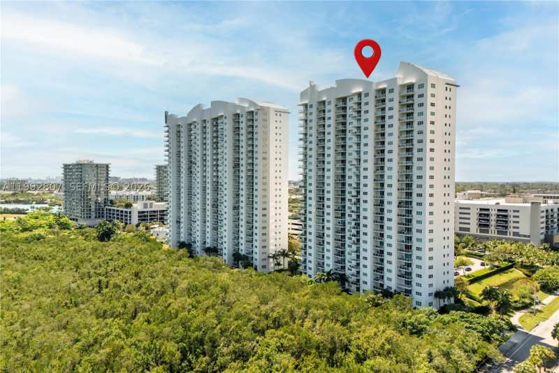 3 bedroom Condominium at 15051 Royal Oaks Ln 2103, The Oaks I Condo, North Miami — photo 1