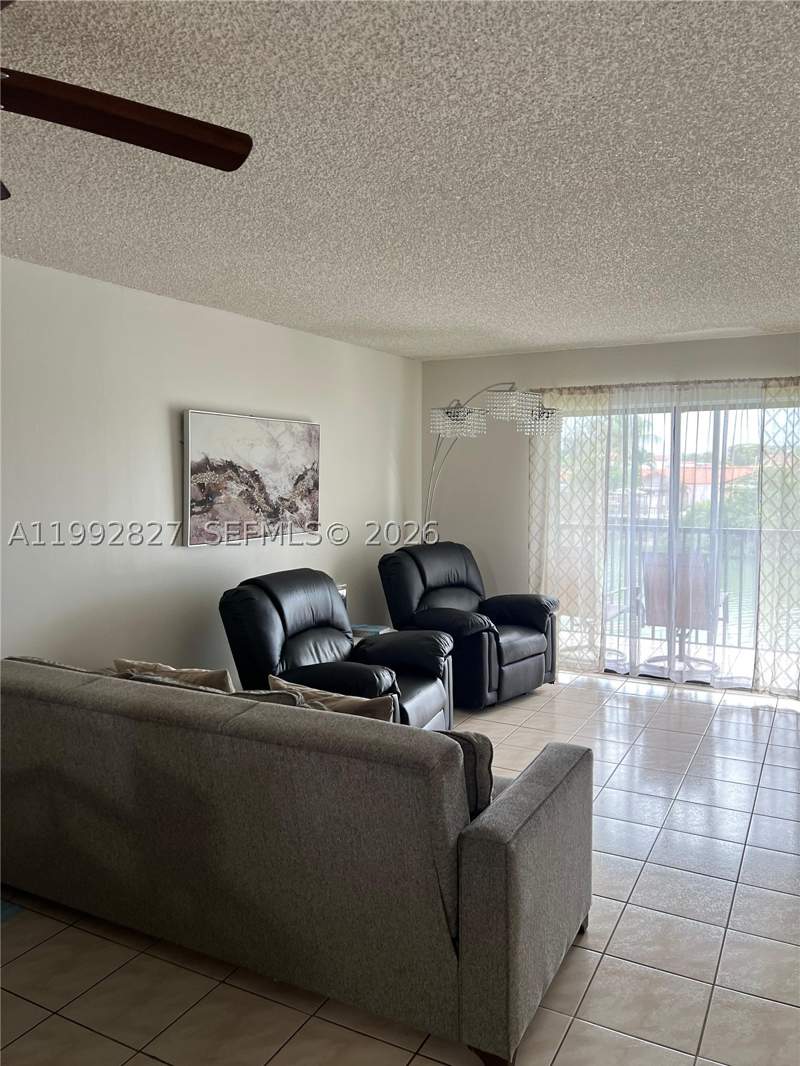 2 bedroom Condominium at 6465 W 27th Ave 43-202, Lago Grande Condo Three C, Hialeah — photo 2