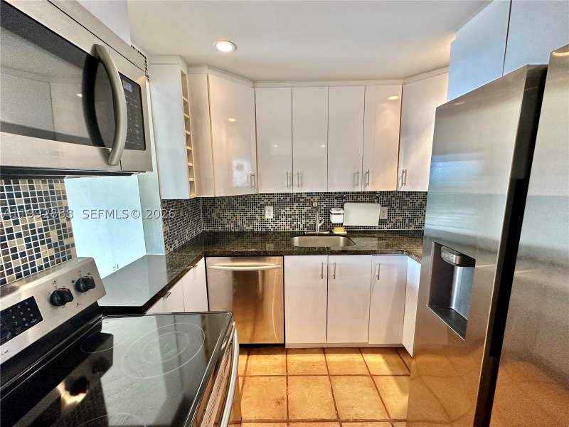 1 bedroom Condominium at 2350 NE 135th St 1101, Vecino Del Mar Condo, North Miami — photo 2