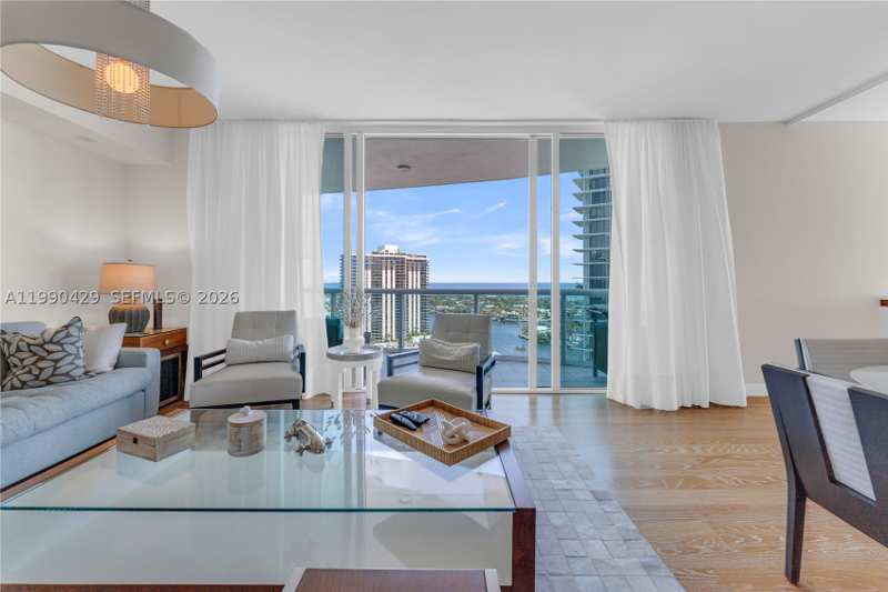 3 bedroom Condominium at 19400 Turnberry Way 2011, The Parc At Turnberry Isl, Aventura — photo 1