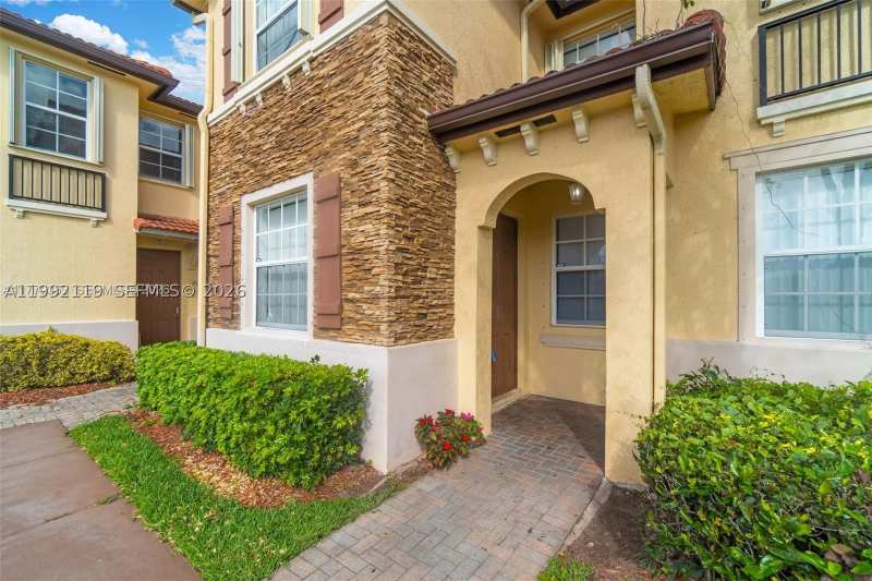 3 bedroom Townhouse at 1720 NE 33 Av 104-5, Villas At Carmel Condo No, Homestead — photo 1