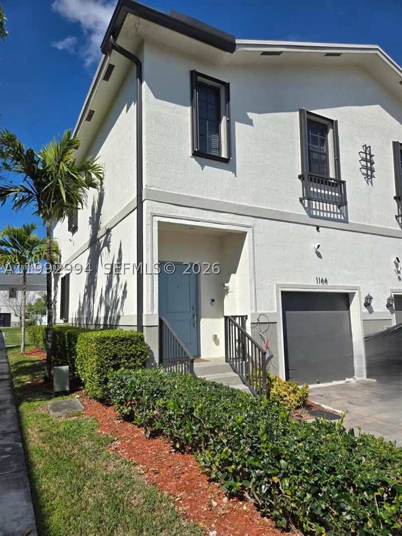 3 bedroom Townhouse at 1166 SW 7th Ave, Regal Palm Subdivision, Florida City — photo 1