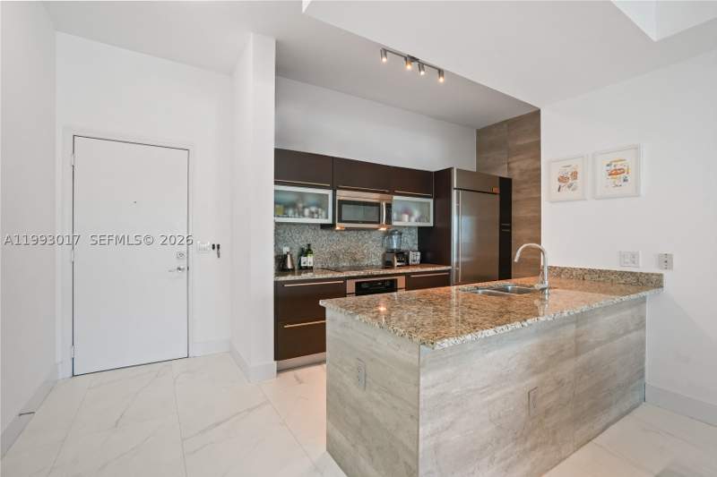 1 bedroom Condominium at 950 Brickell Bay Dr 4101, The Plaza 851 Brickell Co, Miami — photo 2