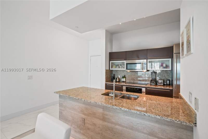 1 bedroom Condominium at 950 Brickell Bay Dr 4101, The Plaza 851 Brickell Co, Miami — photo 4