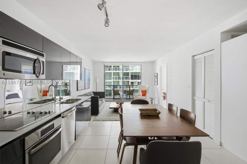 1 bedroom Condominium at 31 SE 6th St 2504, Mybrickell Condo, Miami — photo 3