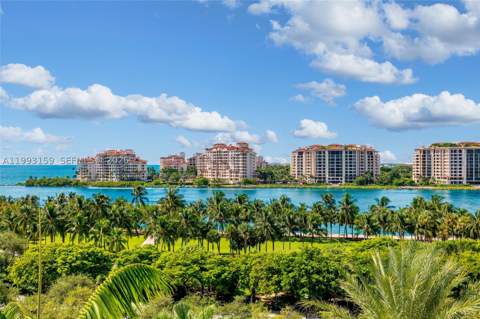300 S Pointe Drive 801, Miami Beach FL - photo 6 of 46