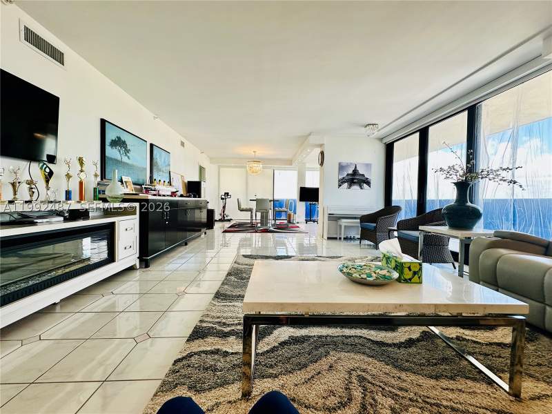 3 bedroom Condominium at 19667 Turnberry Way 22E, Turnberry Isle South Cond, Aventura — photo 2