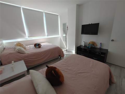 7135 Collins Ave 525, Miami Beach FL - photo 11 of 50