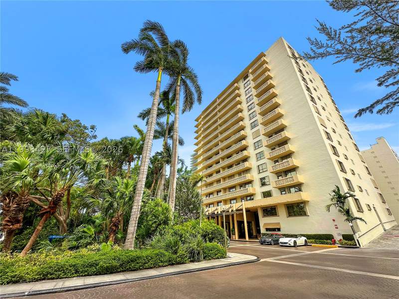 1 bedroom Condominium at 10185 Collins Ave 502, The Plaza Of Bal Harbour, Bal Harbour — photo 2