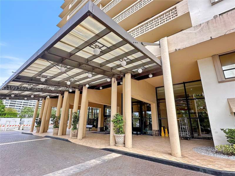 1 bedroom Condominium at 10185 Collins Ave 502, The Plaza Of Bal Harbour, Bal Harbour — photo 3