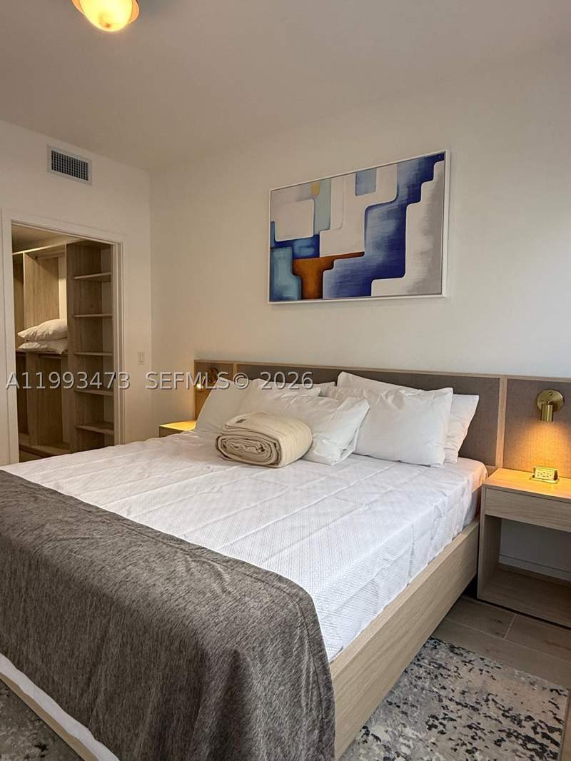 1 bedroom Condominium at 225 N Miami Ave 910, District 225, Miami — photo 2