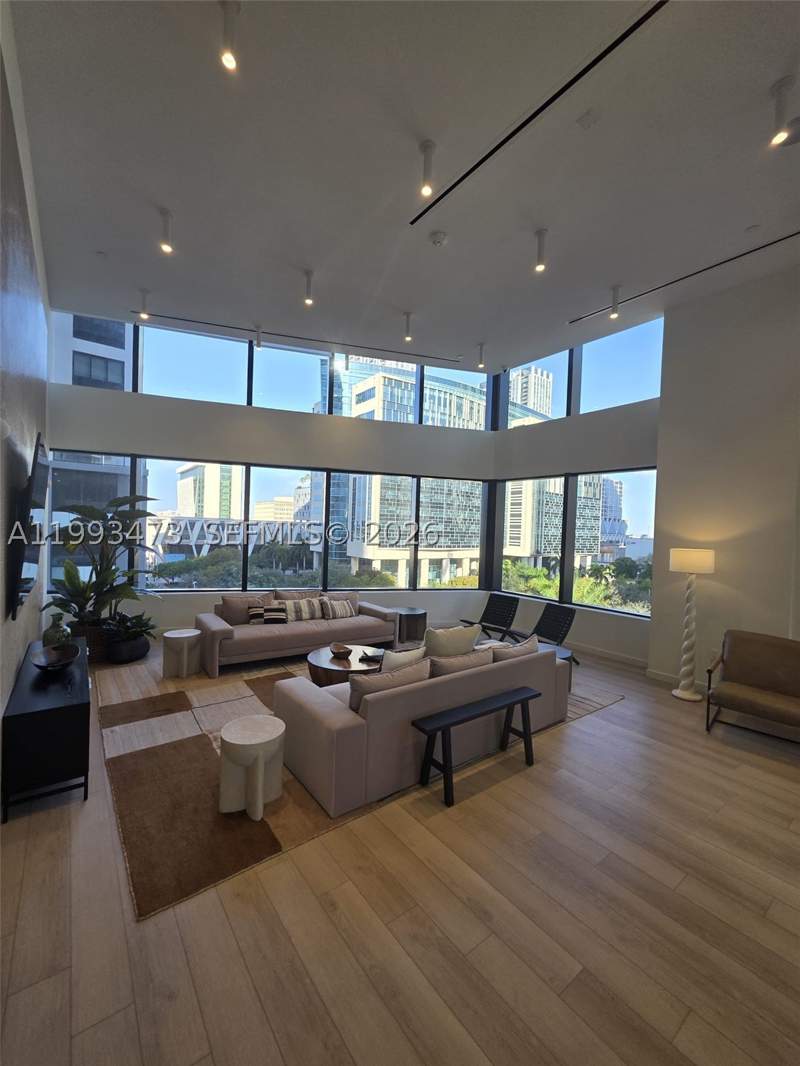 1 bedroom Condominium at 225 N Miami Ave 910, District 225, Miami — photo 3